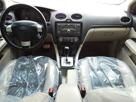 Ford 福特 Focus 1.8 照片2