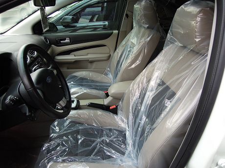 Ford 福特 Focus 1.8 照片3