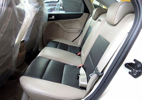 Ford 福特 Focus 1.8 照片4