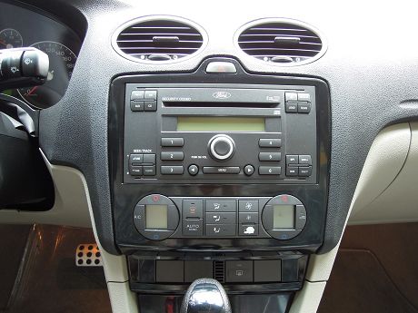 Ford 福特 Focus 1.8 照片7