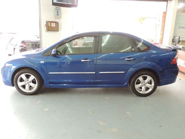 Ford 福特 Focus 1.8 藍色 照片9