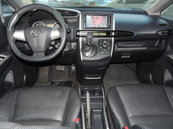 Toyota 豐田 WISH 黑 2.0 照片2