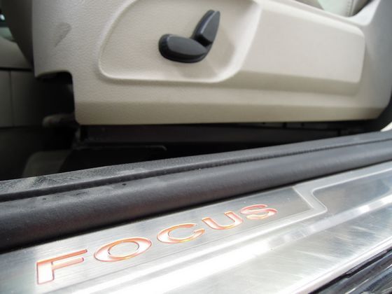 Ford 福特 Focus 1.8 照片8
