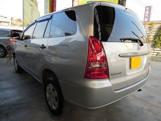 Toyota豐田 Innova 照片10