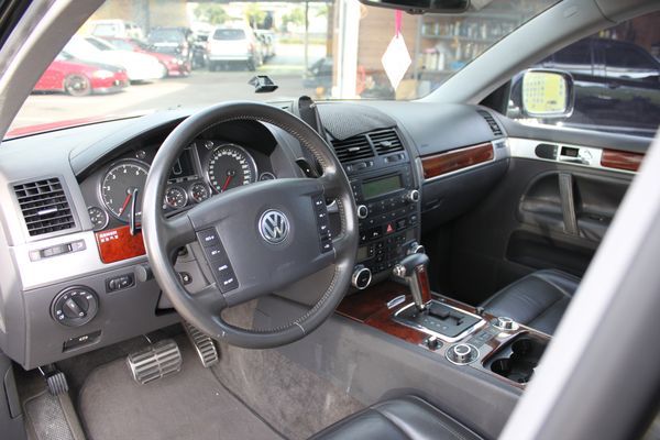 TOUAREG 4.2黑 V8引擎 天窗 照片4
