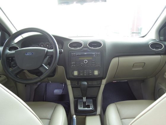 Ford 福特 Focus 1.8  照片2