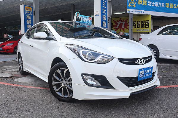 現代 ELANTRA 富士康汽車 照片2