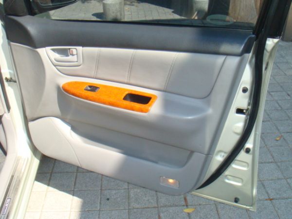 TOYOTA ALTIS 照片5