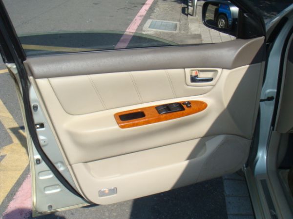 TOYOTA ALTIS 照片3