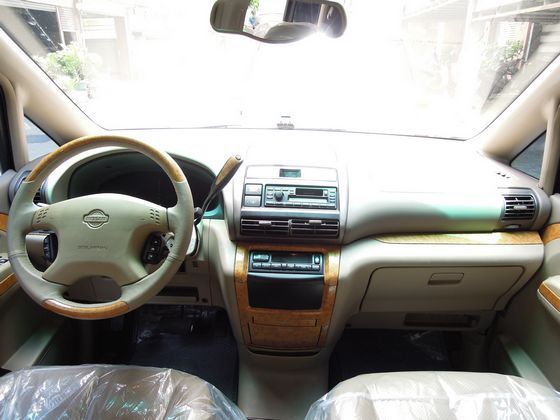 Nissan 日產 Serena QRV 照片2