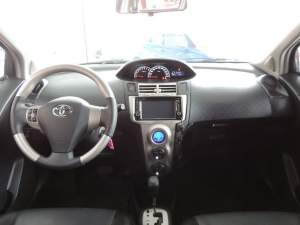  亞力士 YARIS 黑 1.5cc 照片3