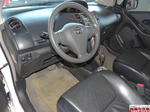  豐田 Yaris 白色 1.5 雙安 照片4