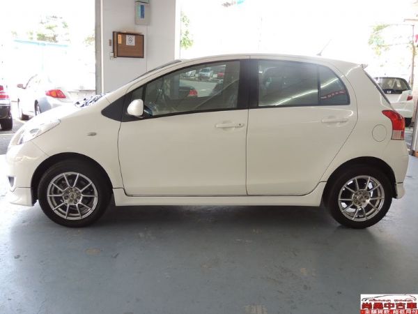  豐田 Yaris 白色 1.5 雙安 照片8