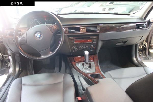 BMW 320i  車況優良 宛若新車 照片3