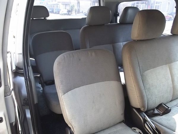 Hyundai 現代 Starex2.5 照片6