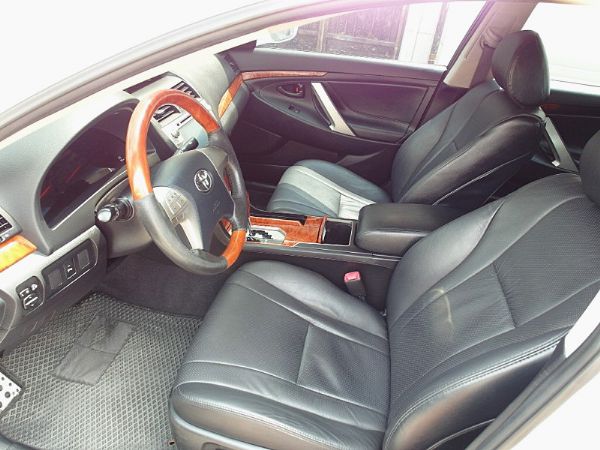 Toyota 豐田 Camry 2.4  照片3