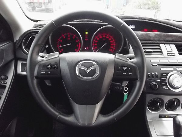 Mazda 馬自達 馬3 2.0 黑 照片5