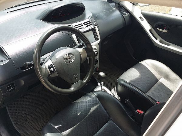 TOYOTA 豐田 Yaris  照片6