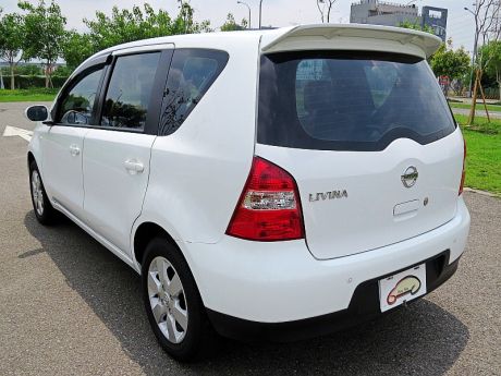 NISSAN 日產 LIVINA 白 照片7