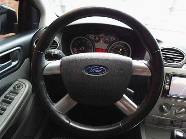 Ford 福特 Focus 1.8 照片7