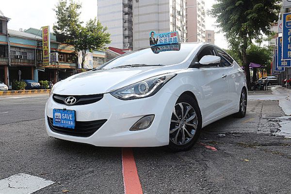 現代 ELANTRA 富士康汽車 照片2