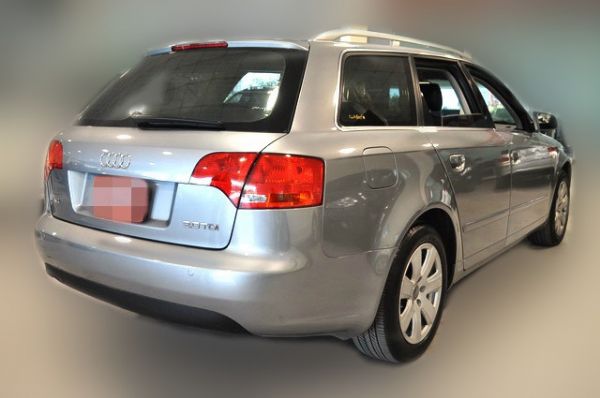 Audi A4 Avant 2.0L 照片10