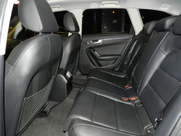 Audi 奧迪 A4 2.0 灰 TDI 照片4
