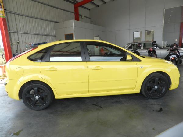 Ford 福特 FOCUS 黃 2.0 照片9