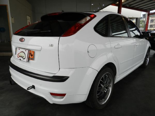 Ford 福特 FOCUS 白 2.0S 照片9