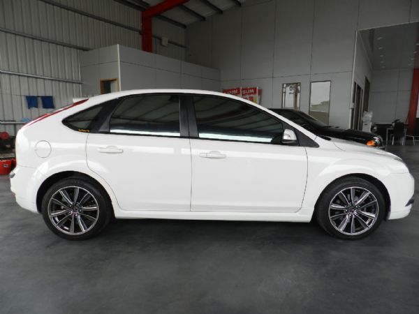 Ford 福特 FOCUS 2.0 白 照片9