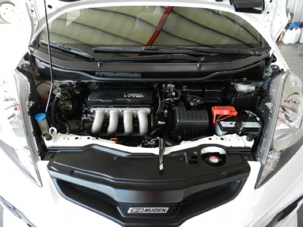 Honda 本田 FIT 白 5D 照片7