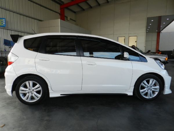 Honda 本田 FIT 白 5D 照片8