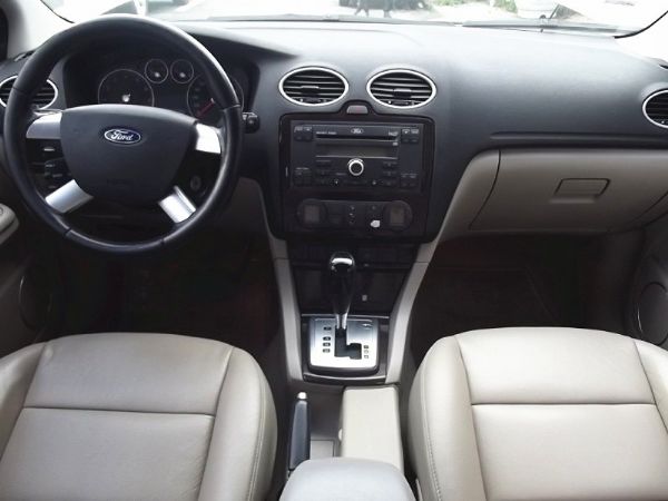 Ford 福特 Focus 1.8  照片2