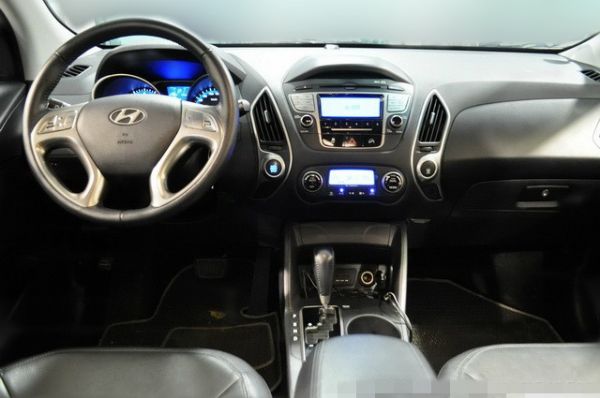 Hyundai Ix35 2.0L 照片2