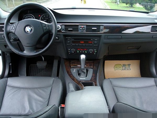 BMW 330i 3.0L 照片5