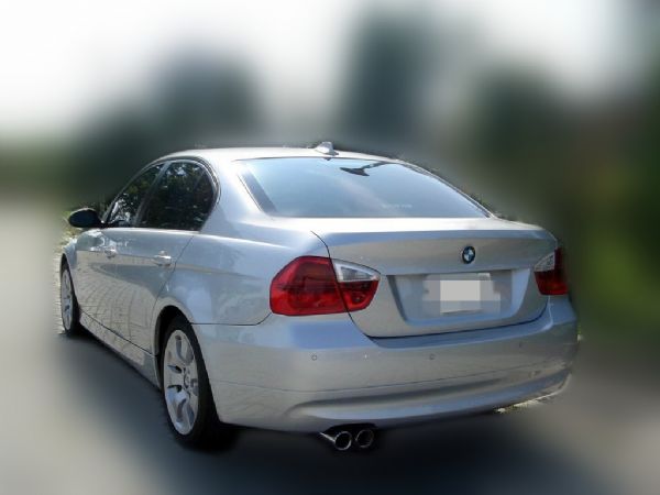BMW 330i 3.0L 照片8