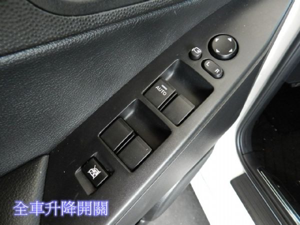 Mazda 馬自達  馬3 S 5D 白 照片4