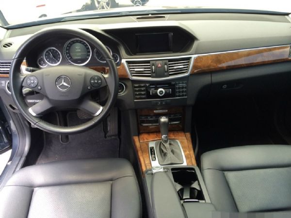 M-Benz E220 CDI 2.2L 照片4