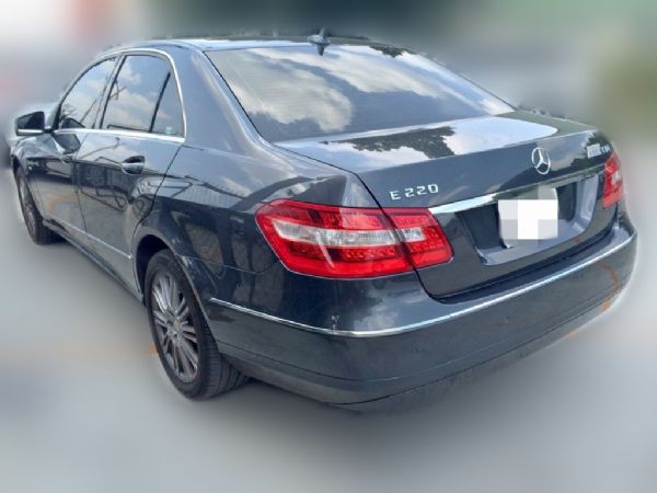 M-Benz E220 CDI 2.2L 照片9