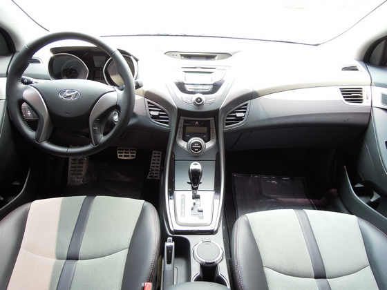 Hyundai 現代 Elantra 照片2