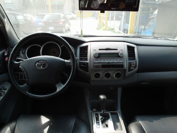 Toyota Tacoma 4.0L 照片3