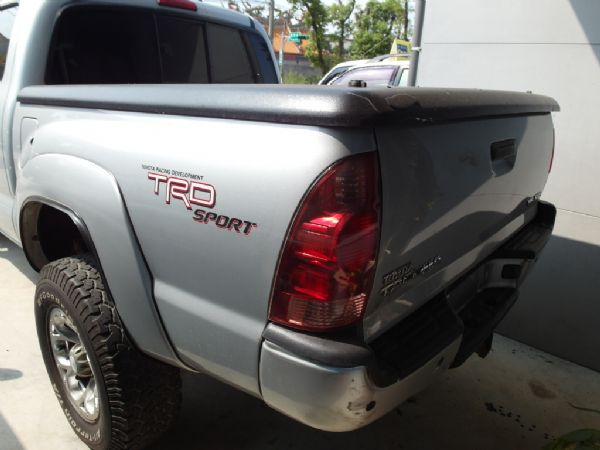 Toyota Tacoma 4.0L 照片10