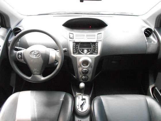 2012年 Toyota豐田 Yaris 照片2