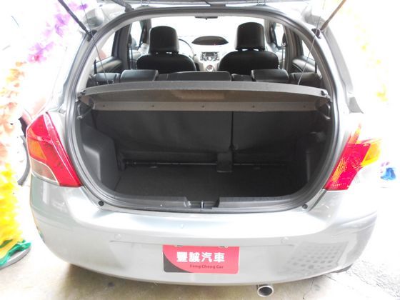 2012年 Toyota豐田 Yaris 照片9