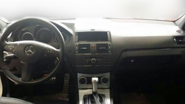 M-Benz C300 3.0L 照片2