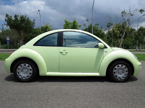 VW 福斯 BEETLE 綠 1.6 S 照片6