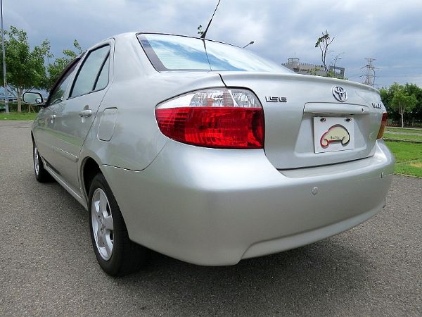 TOYOTA 豐田 VIOS E 銀 照片5