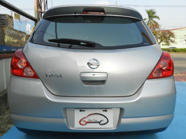 Nissan 日產 Tiida 銀  照片6