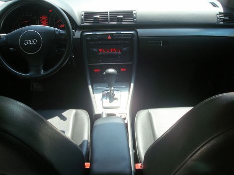  2004年 Audi A4 1.8灰 照片4