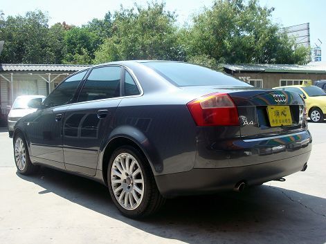  2004年 Audi A4 1.8灰 照片9